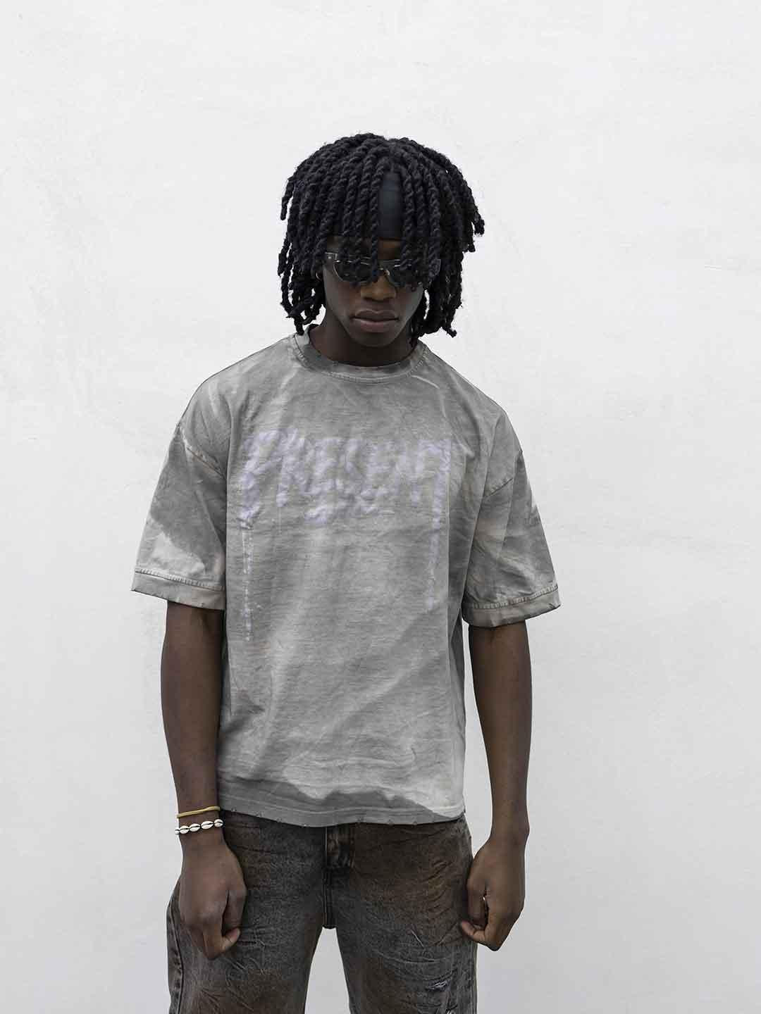 Present Day t-shirt beige con grafica