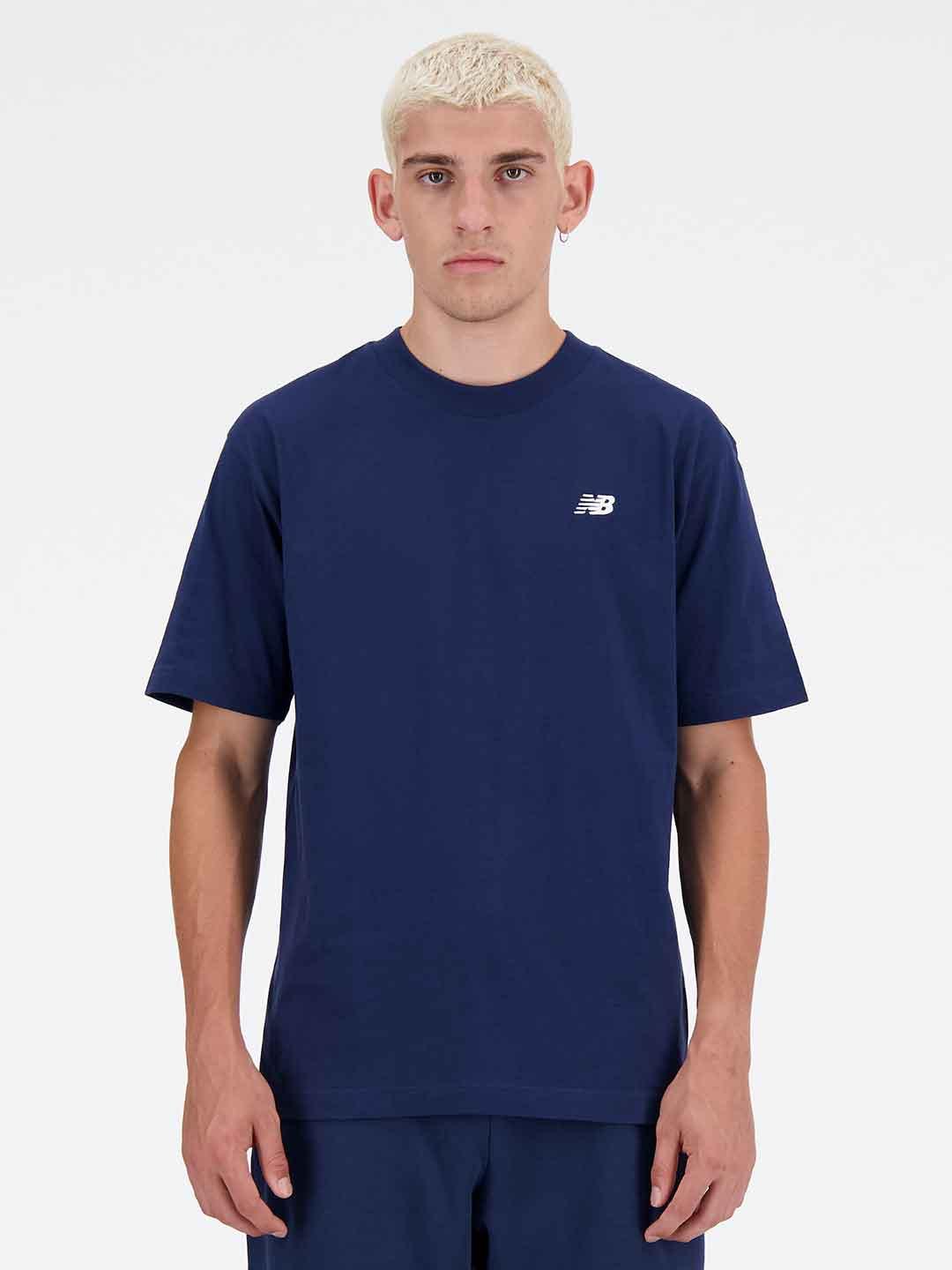 New Balance t-shirt blu con logo bianco