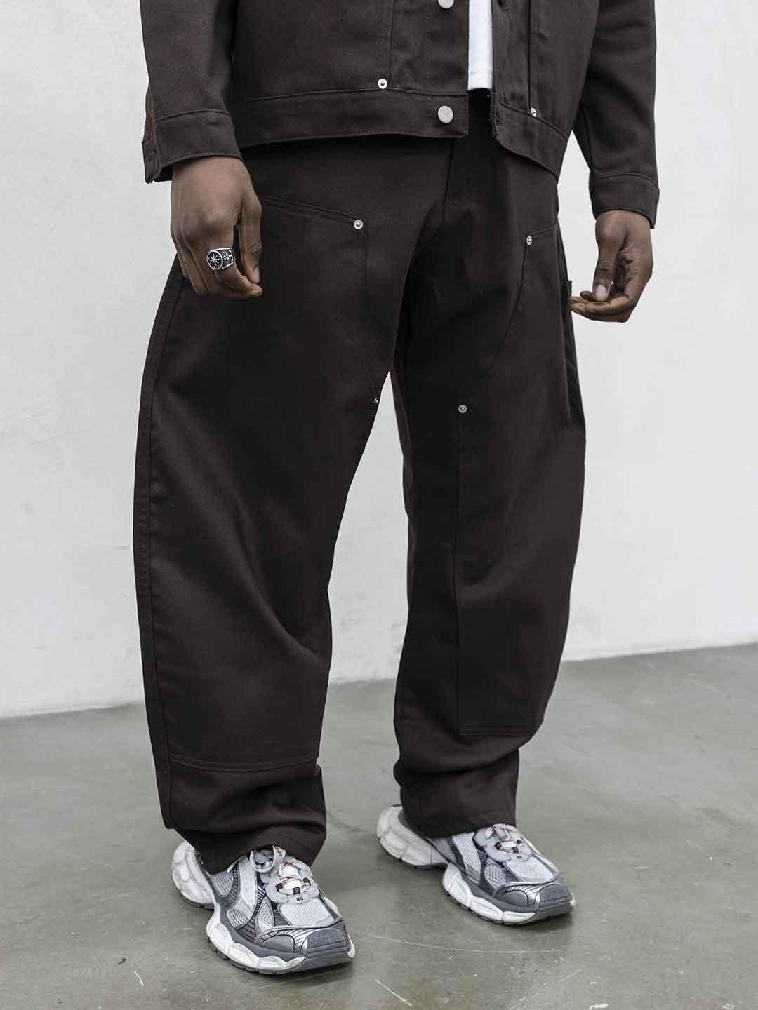 Present Day Carpenter coordinato marrone in jeans