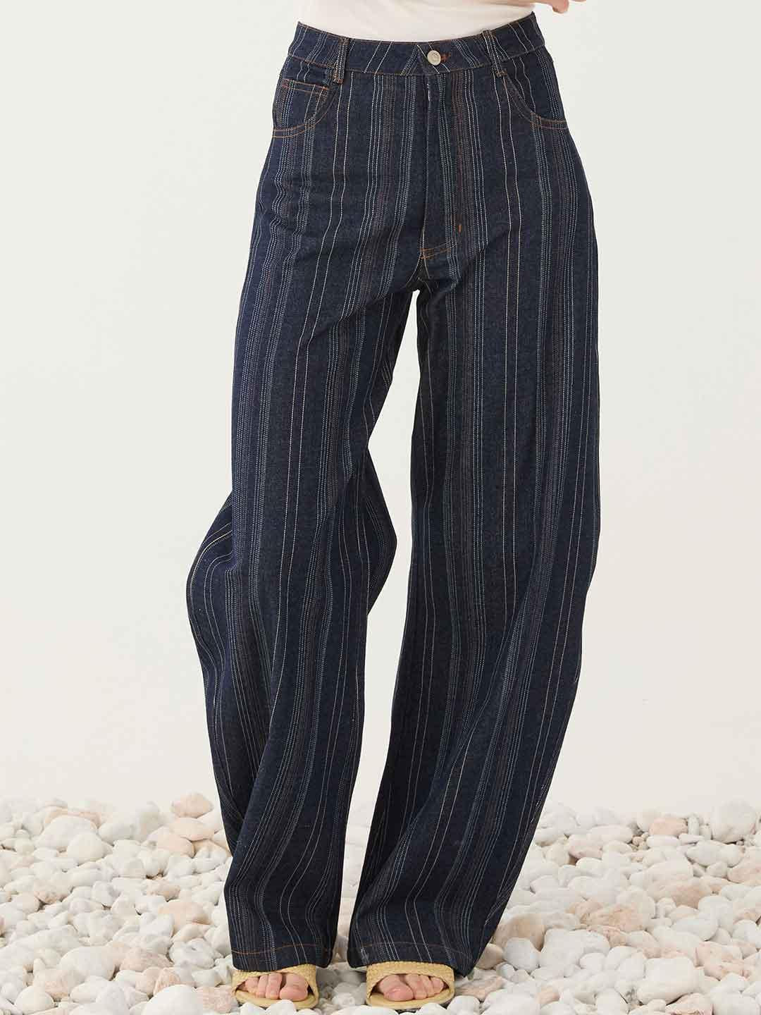Eleh jeans blu con cuciture