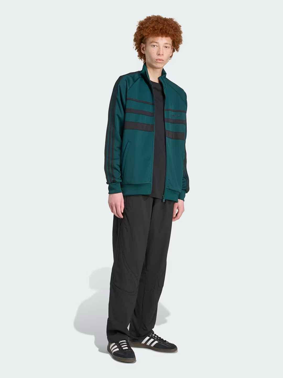 Adidas felpa verde con logo nero