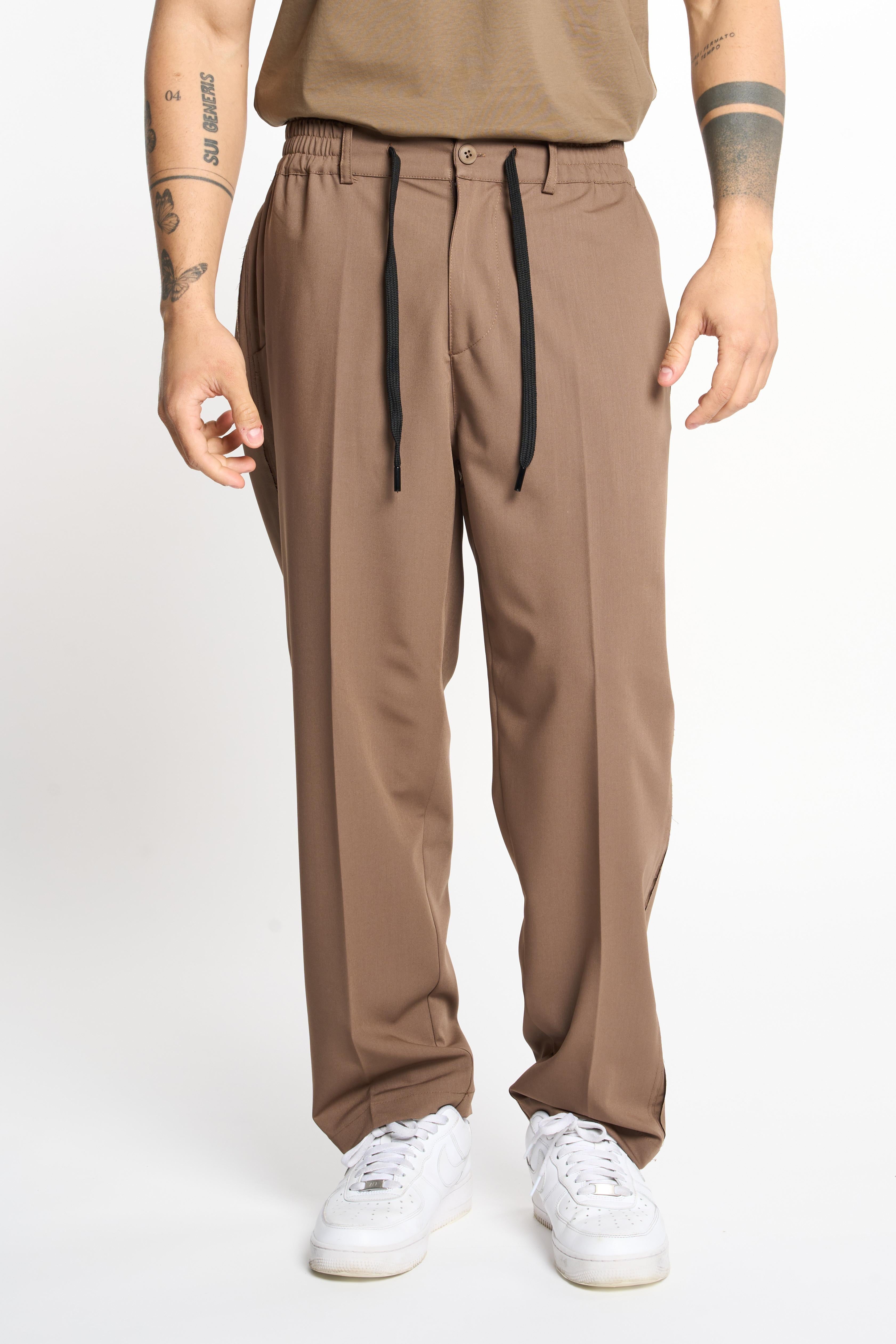 Gavroche pantaloni marrone con scudetto
