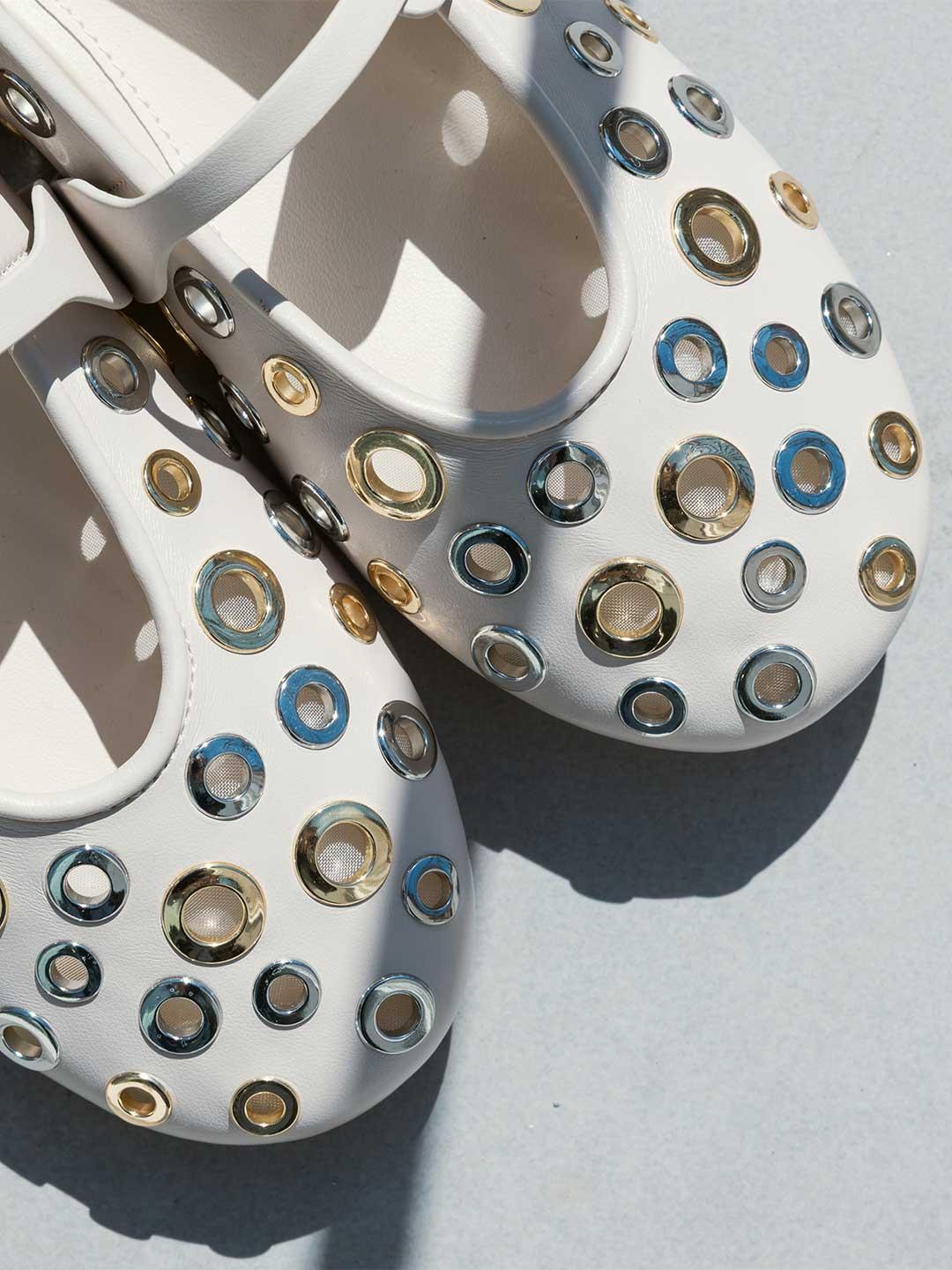 Steve Madden Rejoice-S ballerine panna con borchie