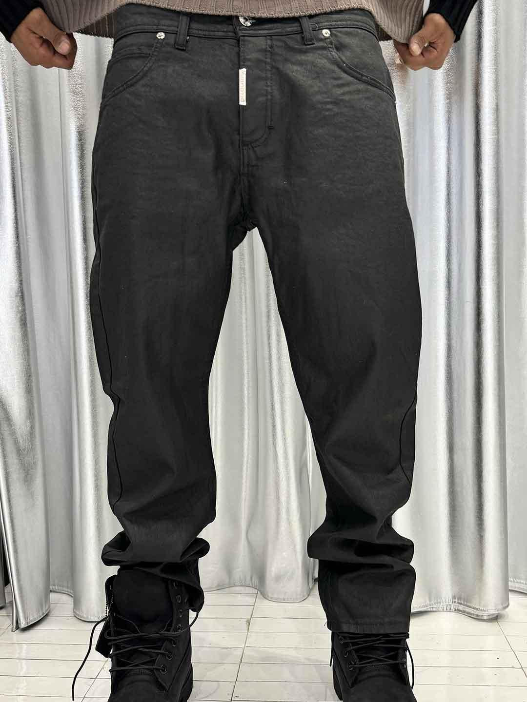 Cianotic Straight Fit jeans nero spalmato