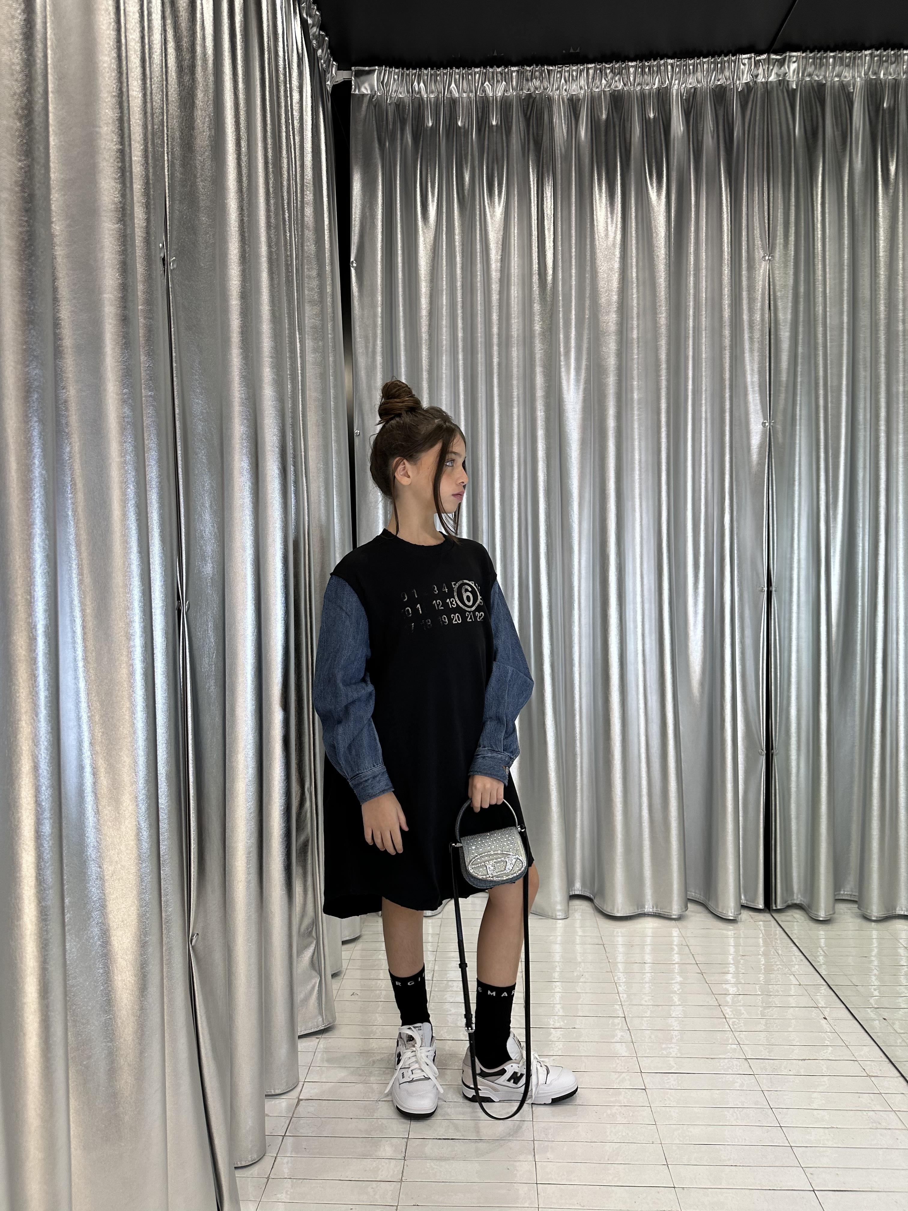 Maison Margiela abito kids nero e jeans
