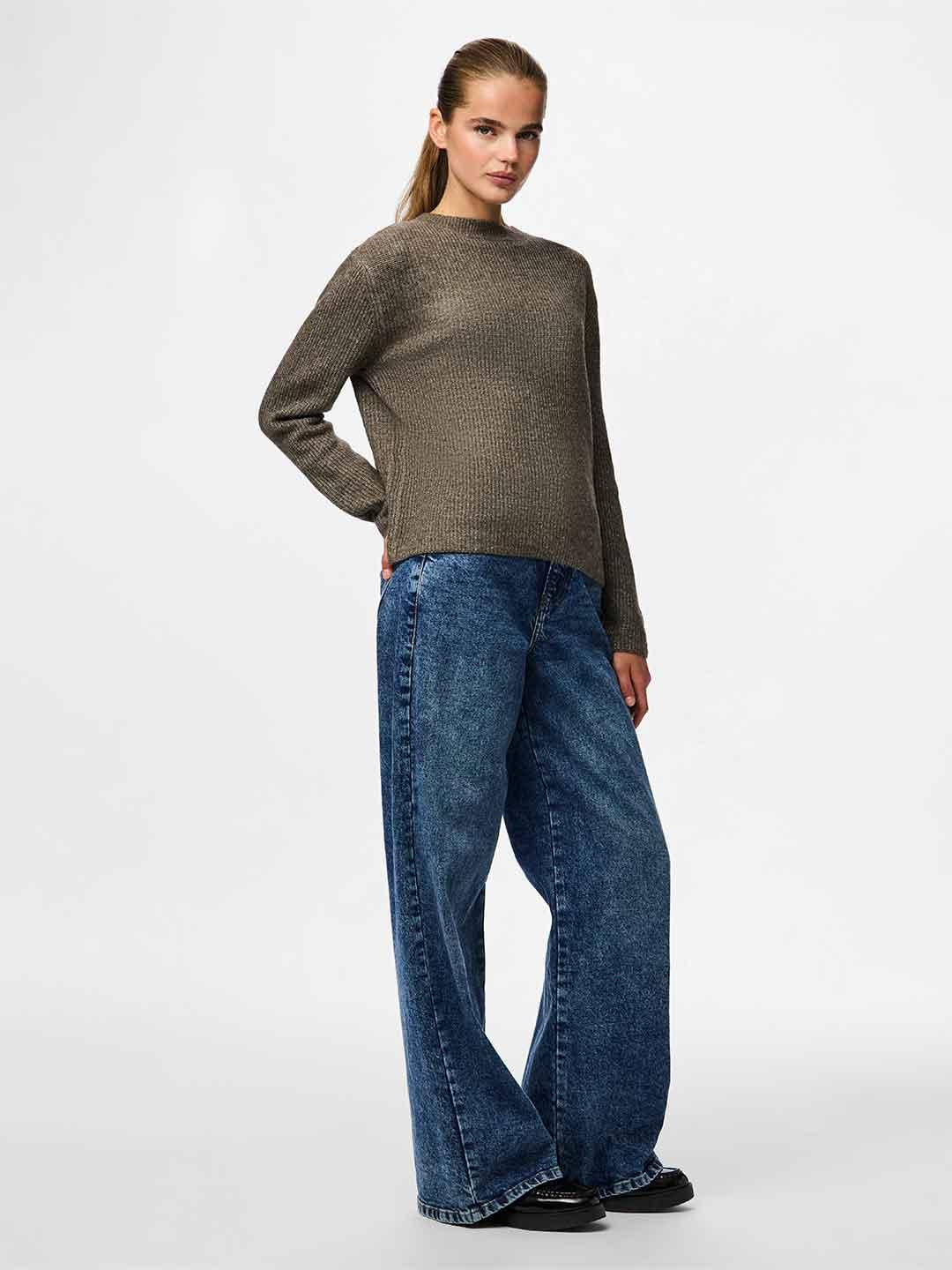 Pieces maglione marrone con fiocchi