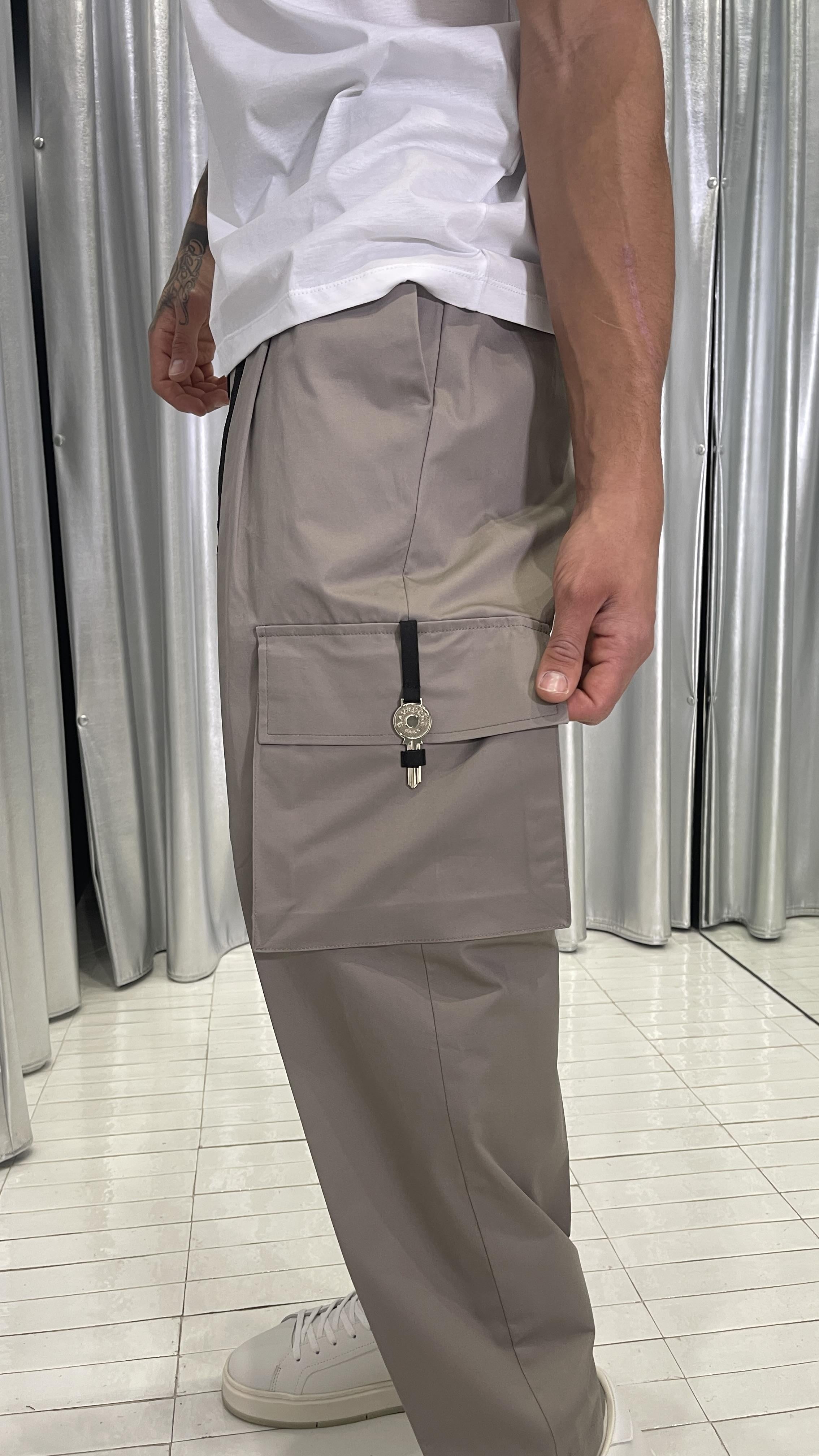 Gavroche pantaloni beige con chiave
