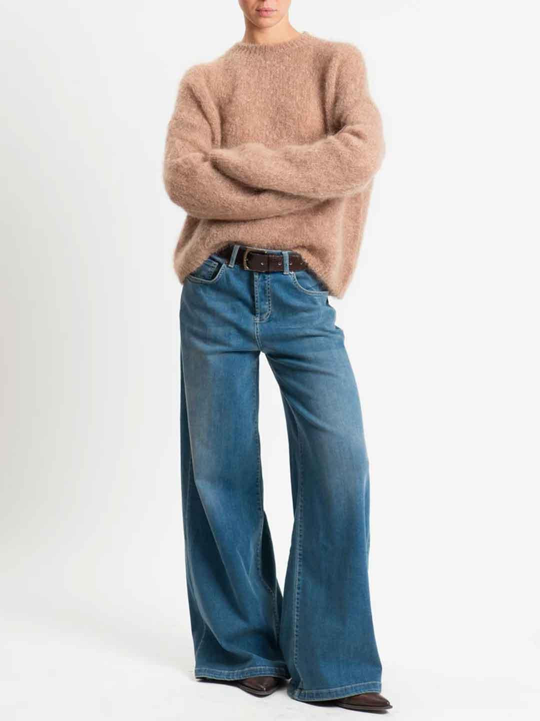 Tensione In maglione beige