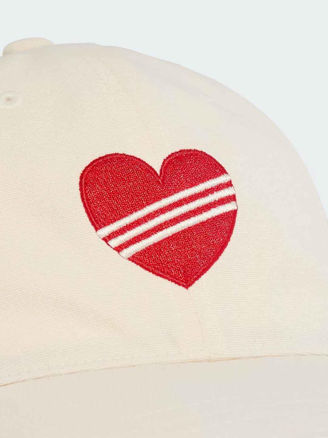 Adidas cappello panna da baseball con cuore