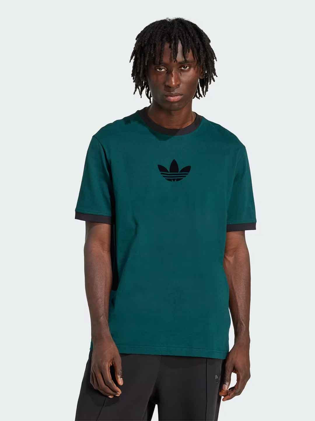 Adidas t-shirt verde con logo nero