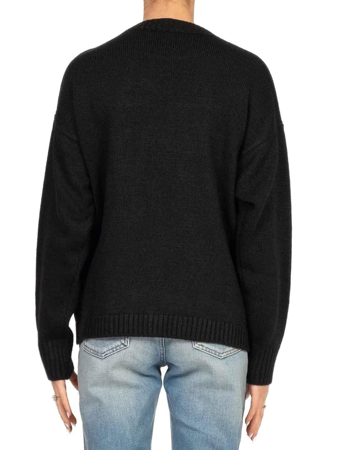 Tensione In maglione nero Snoopy