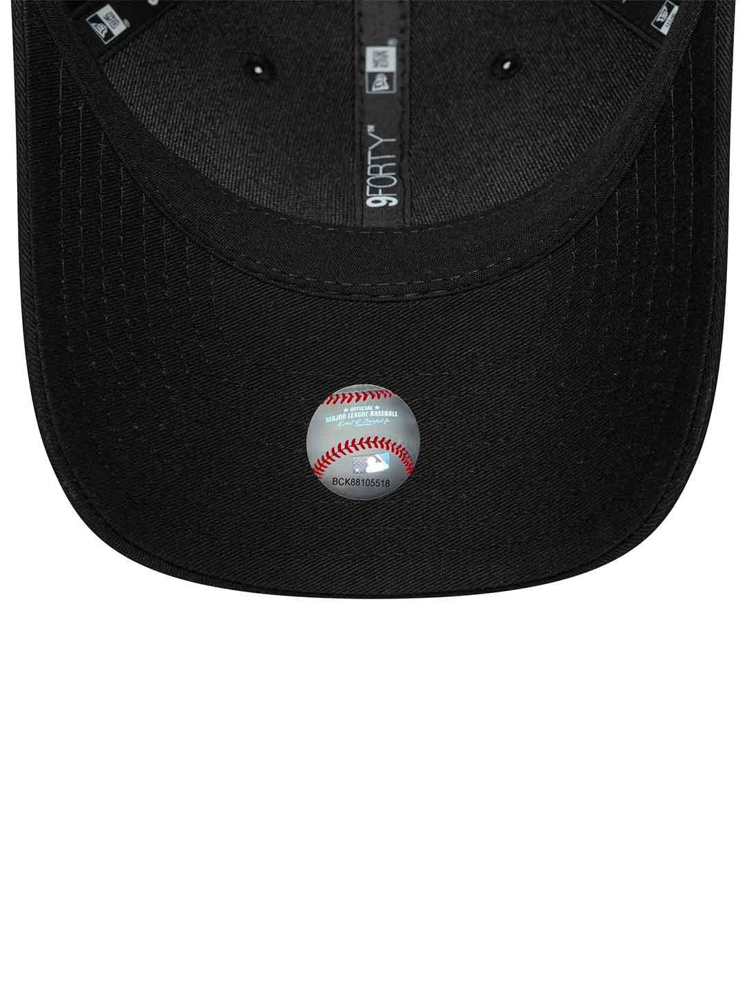 New Era 9FORTY cappello nero con logo bianco