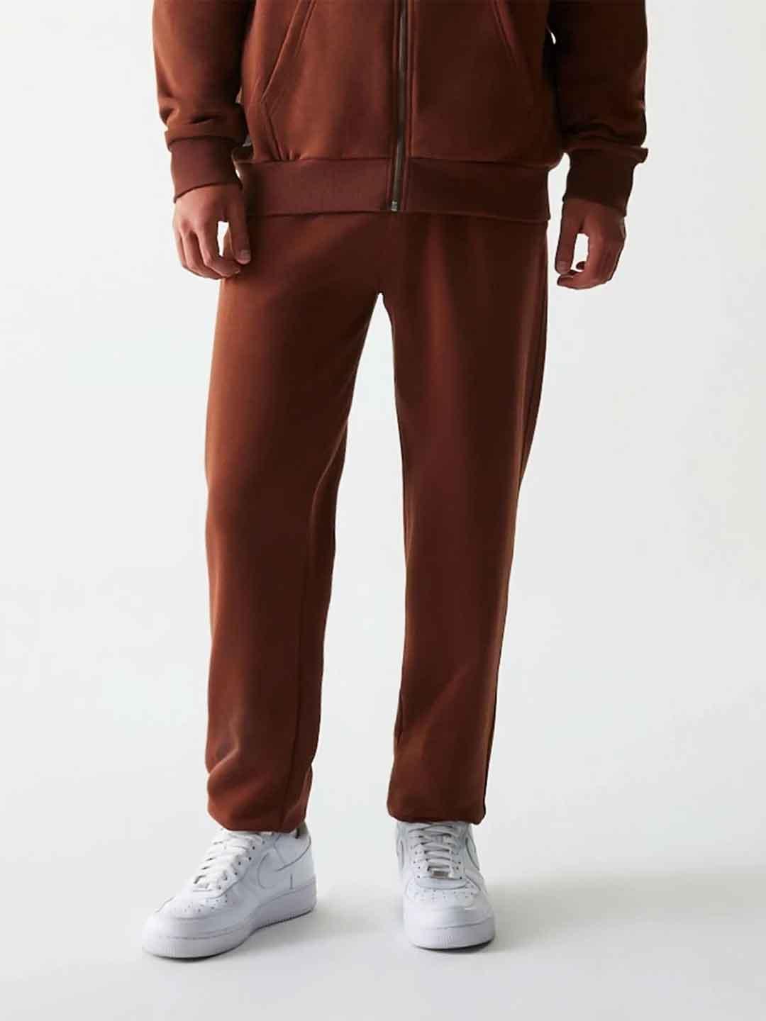 New Era pantalone marrone NY con logo bianco