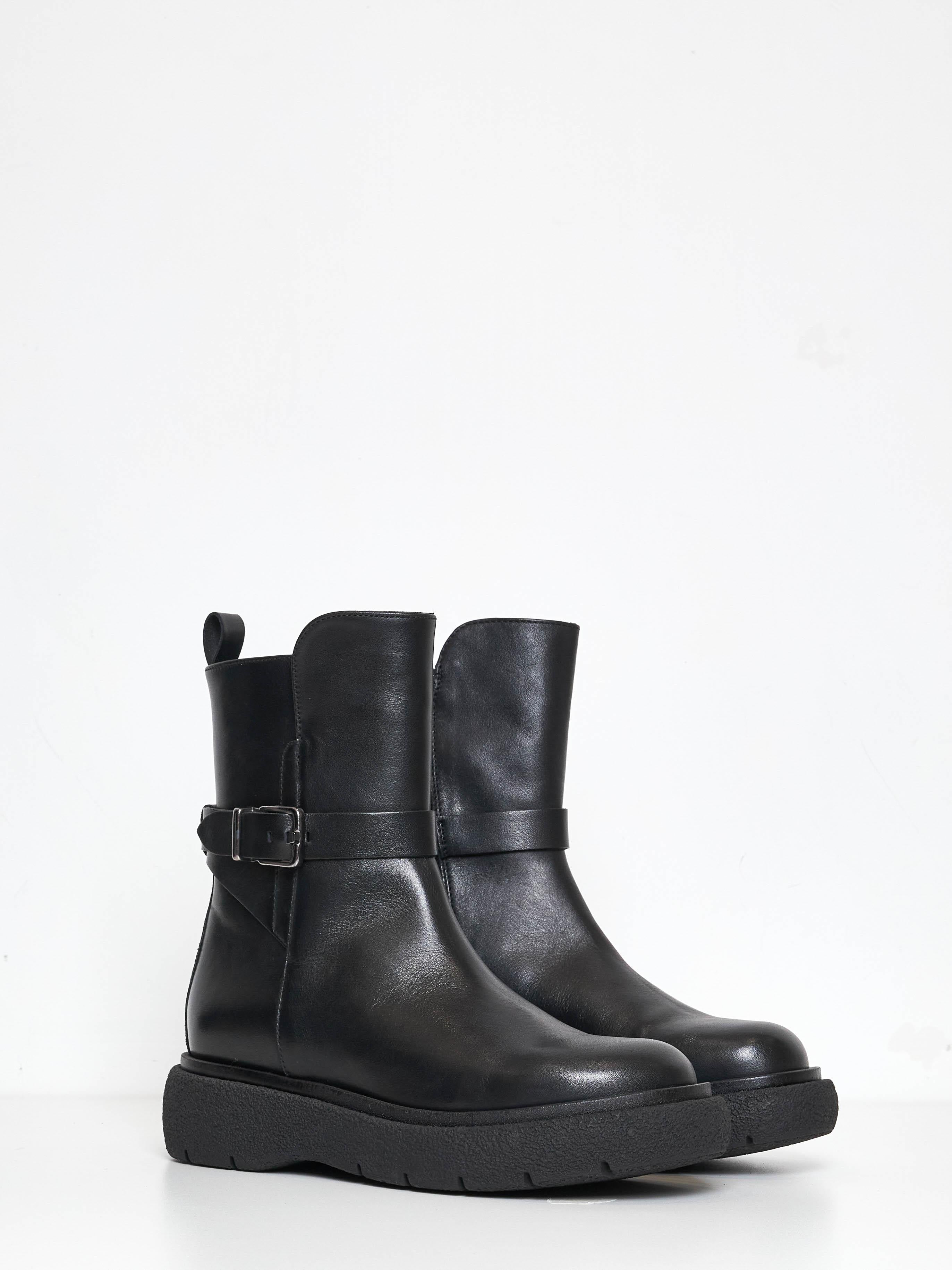 Carmens Sophie Brace anfibio nero con fibbia