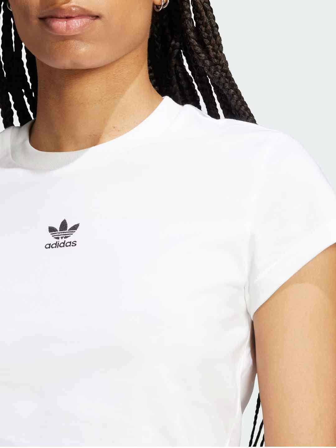 Adidas Essentials t-shirt bianco