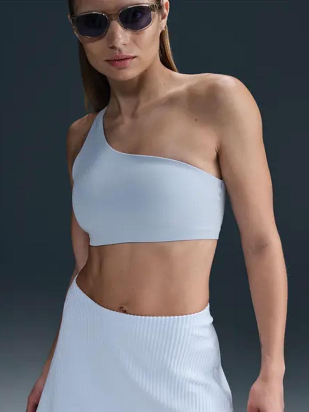 Nike gonna celeste a coste