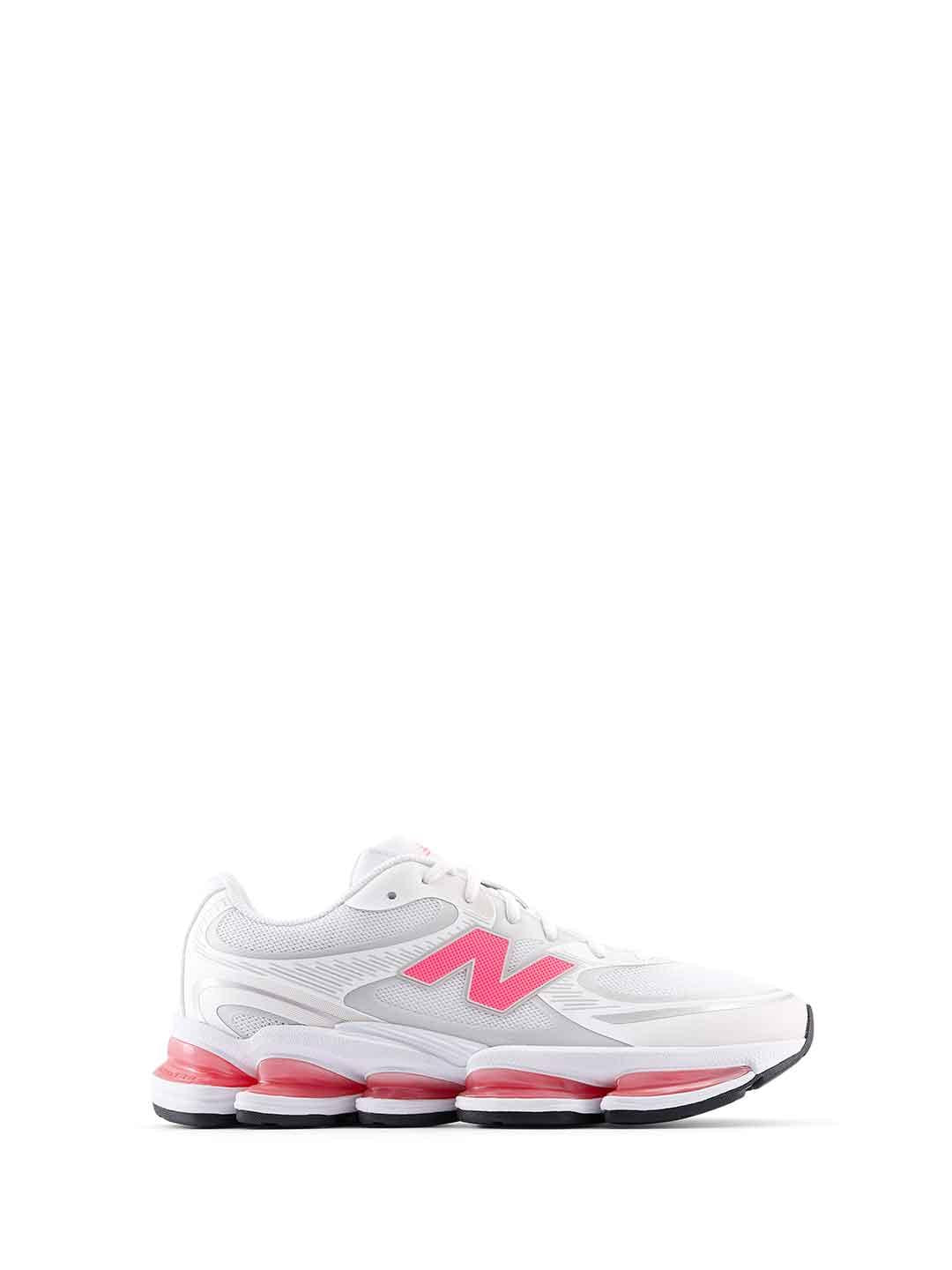 New Balance 2000 sneakers bianco e fucsia