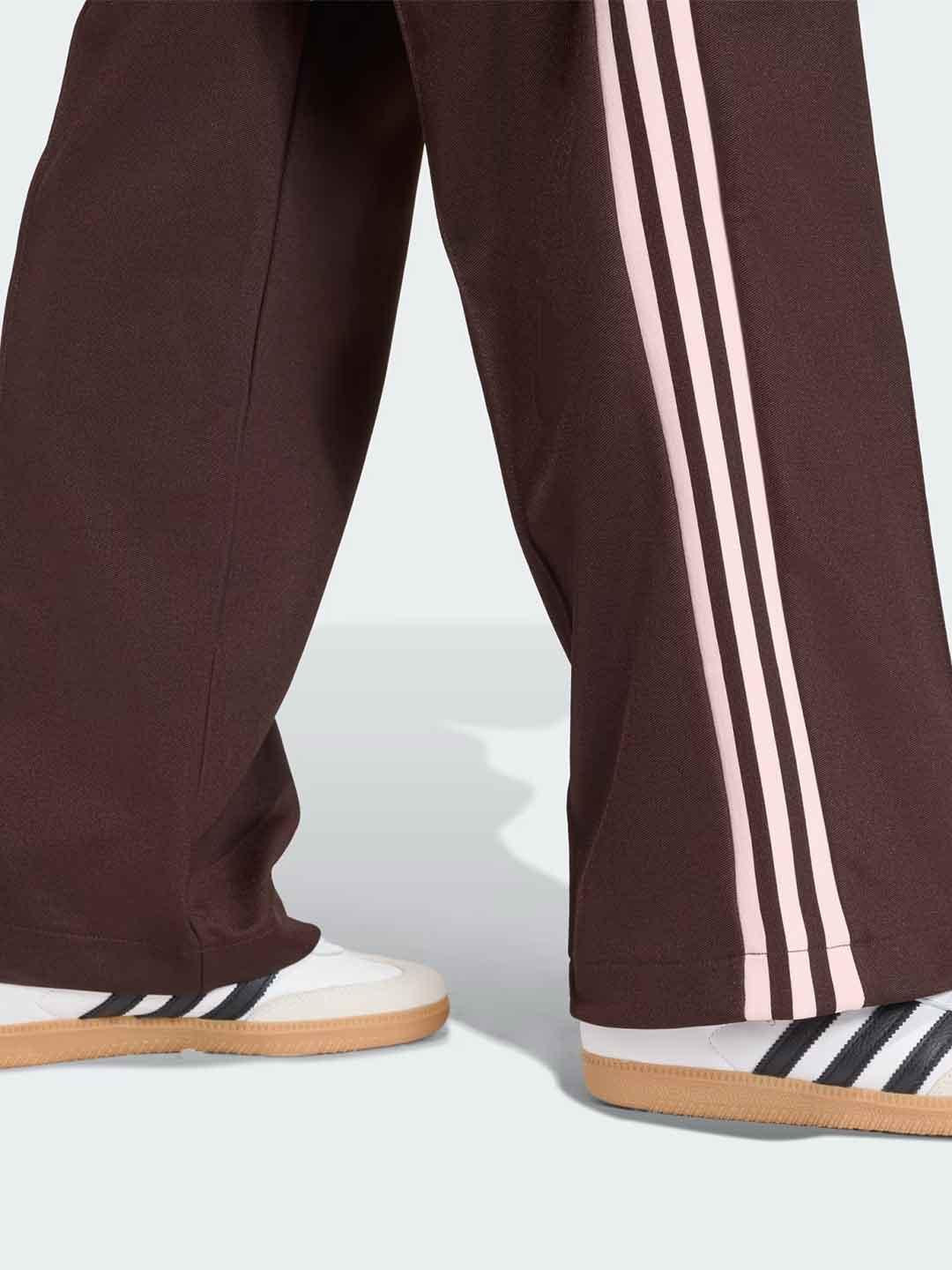 Adidas pantaloni marrone con bande rosa