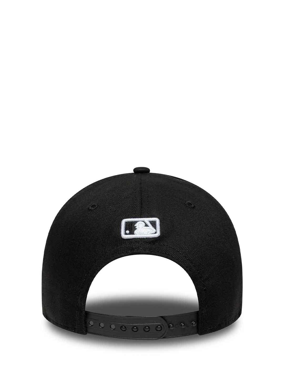 New Era 9FORTY cappello nero con logo bianco