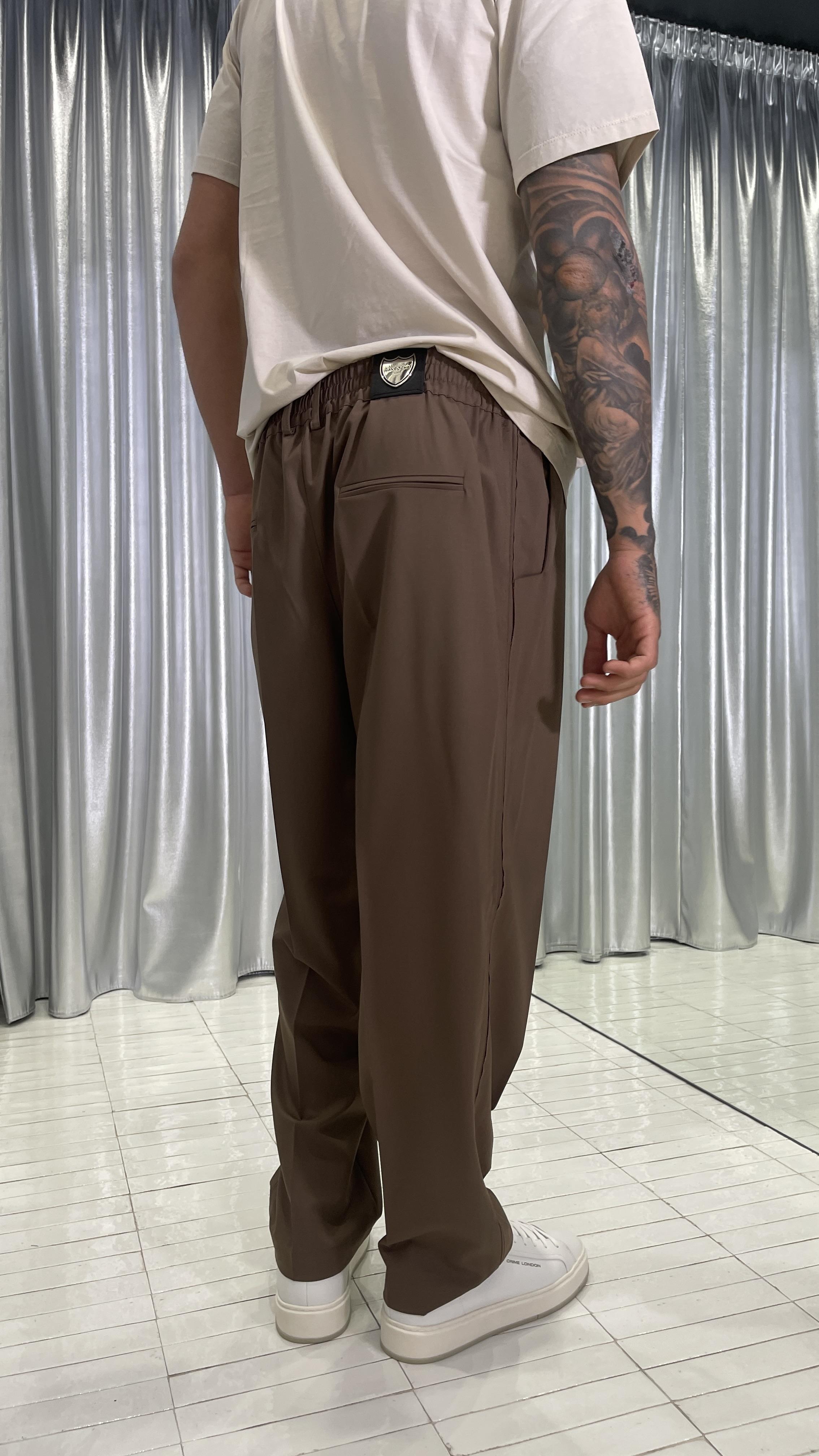 Gavroche pantaloni marrone con scudetto