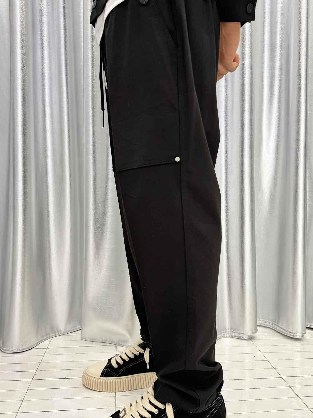 Pret a Porter pantalone nero con borchie