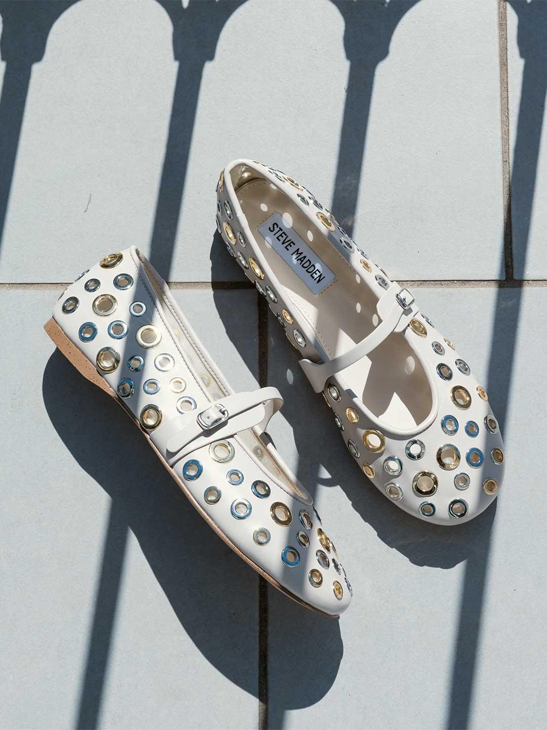 Steve Madden Rejoice-S ballerine panna con borchie