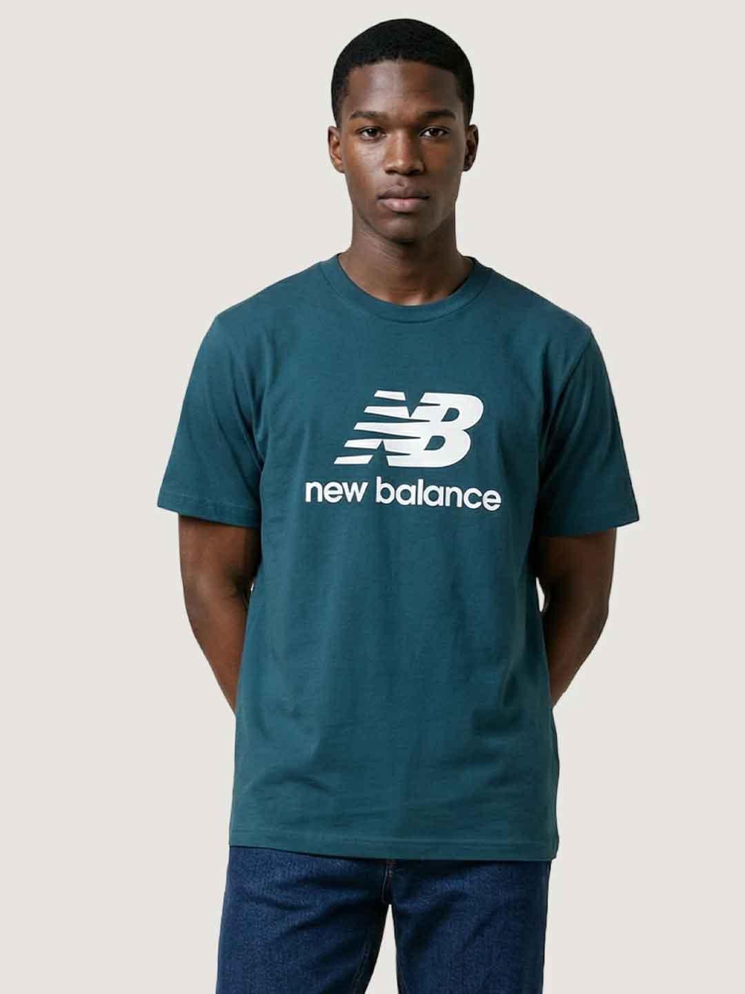 New Balance t-shirt verde con logo bianco