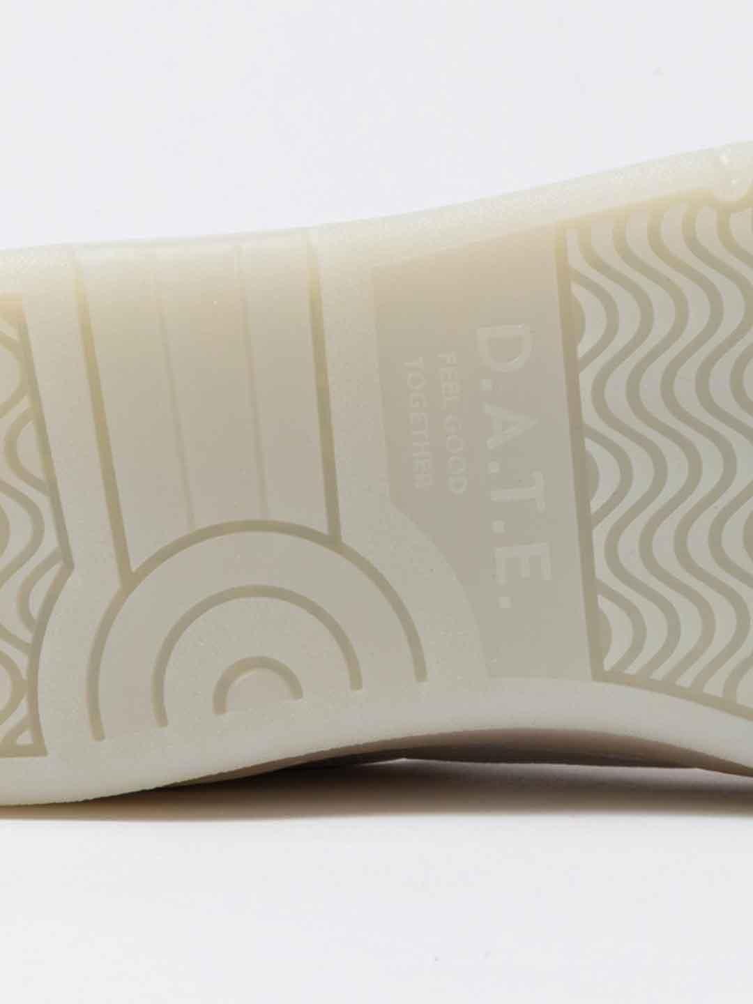 D.A.T.E. Court 2.0 Vintage sneakers bianco con tab cuoio
