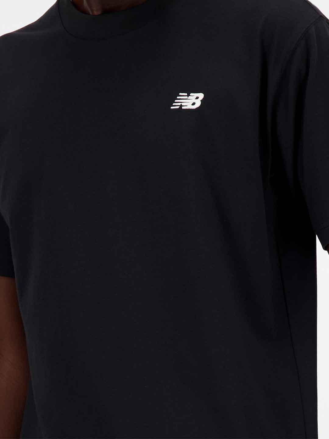 New Balance t-shirt nero con logo