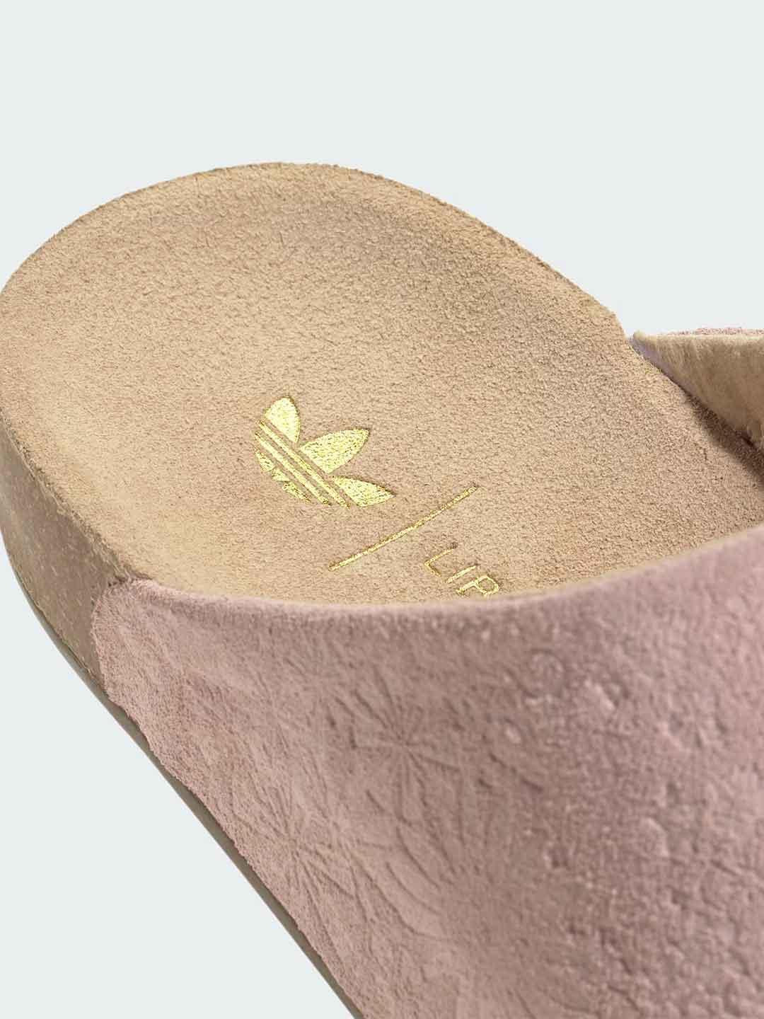 Adidas Adimule sabot rosa con logo verde