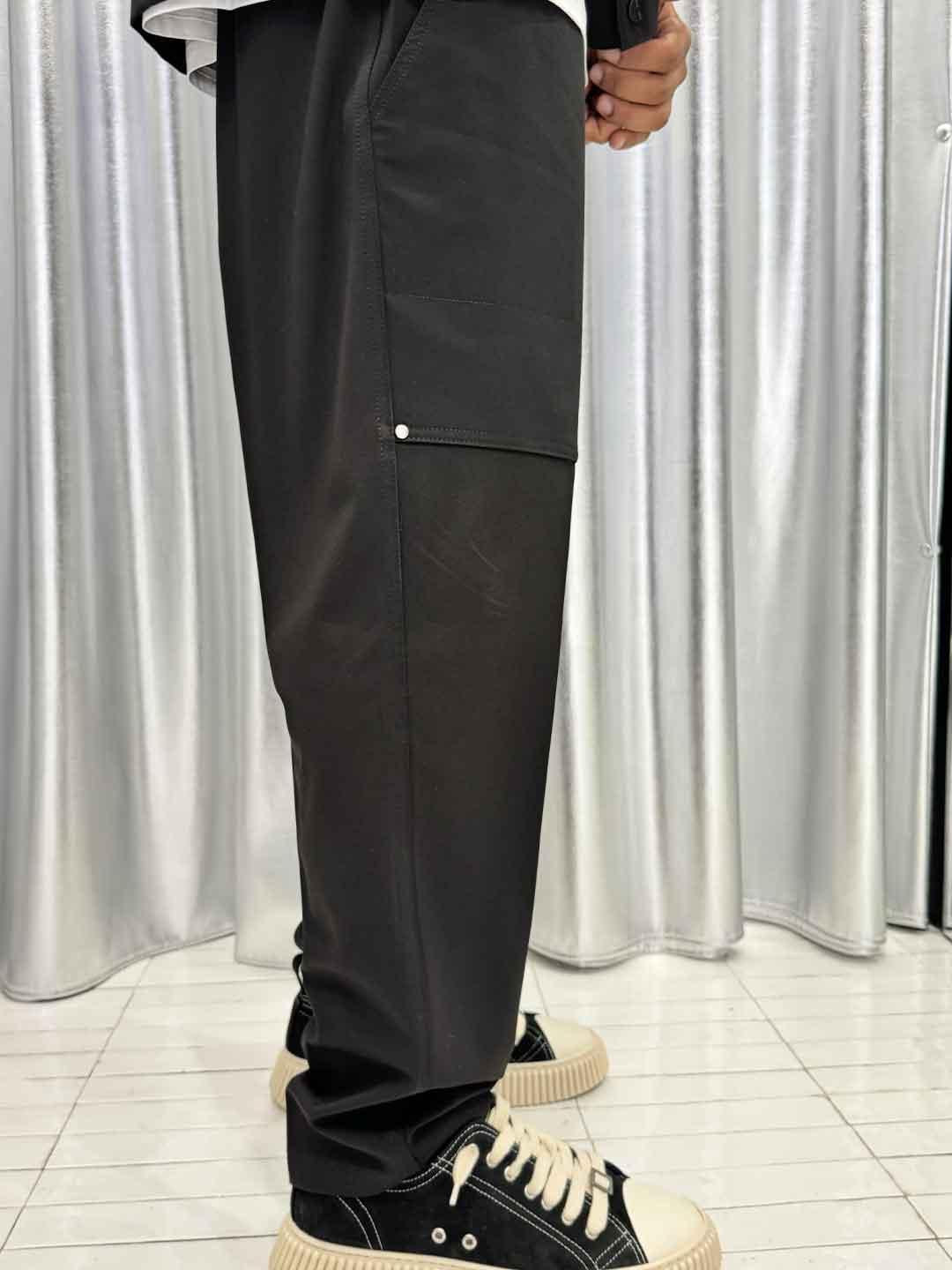 Pret a Porter pantalone nero con borchie