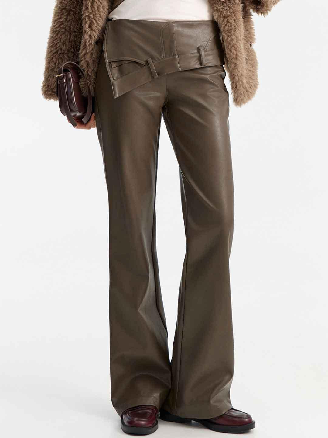 Eleh pantalone marrone in pelle con risvolto