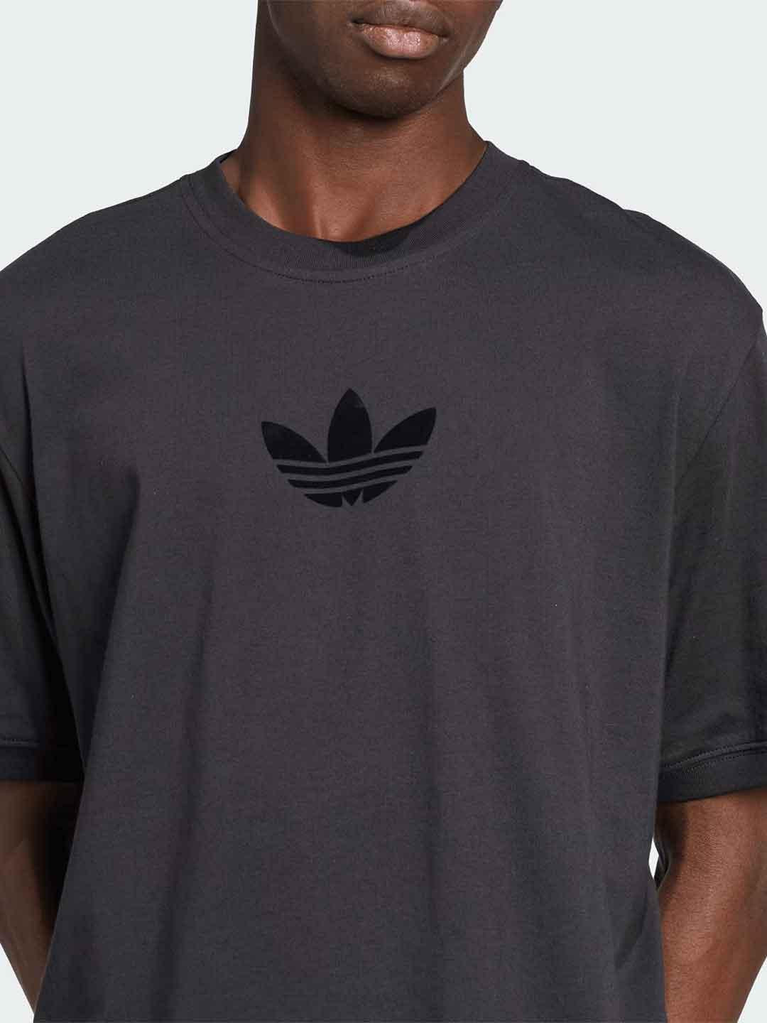 Adidas t-shirt nero oversize