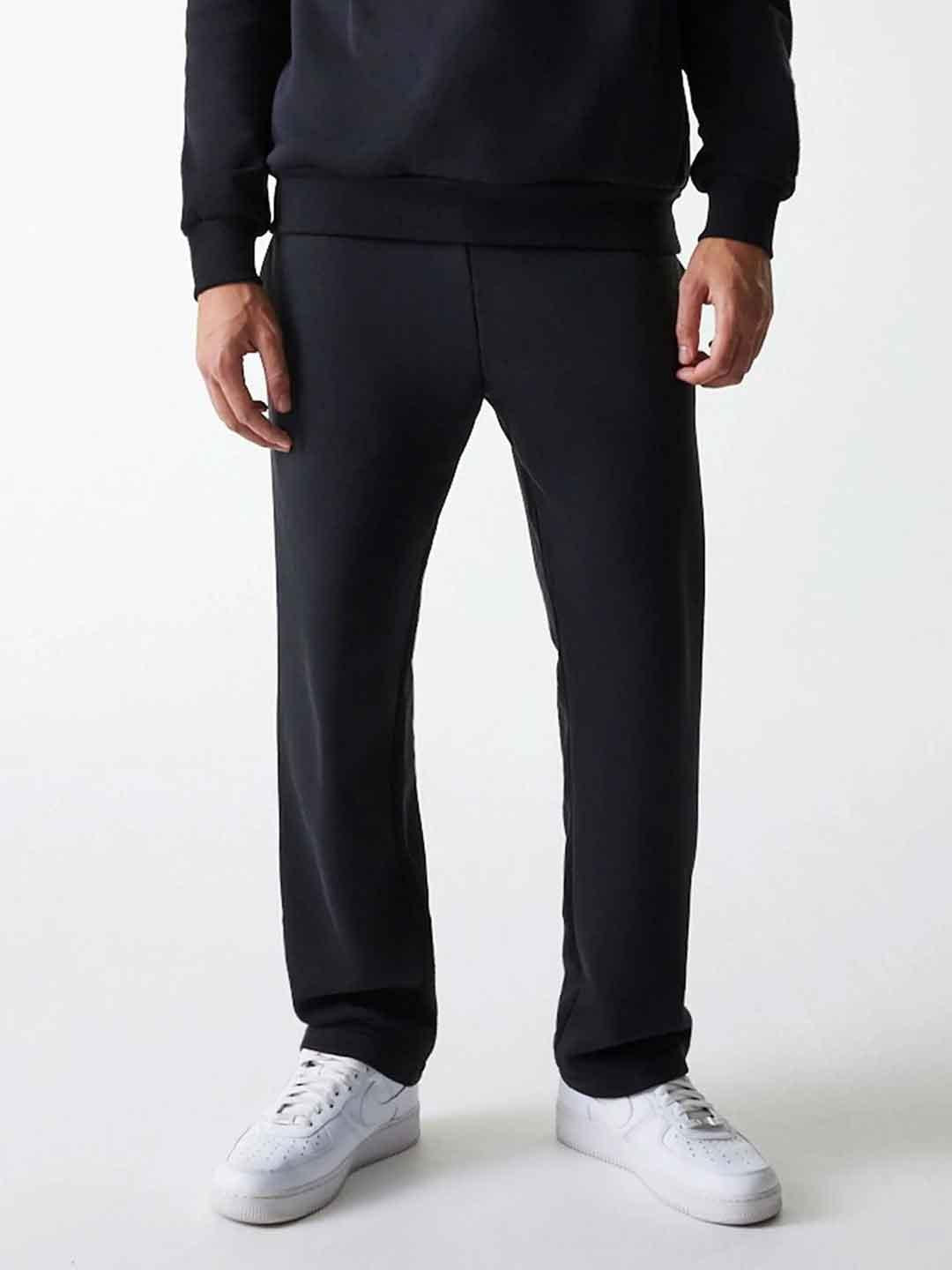 New Era pantaloni nero con logo nero