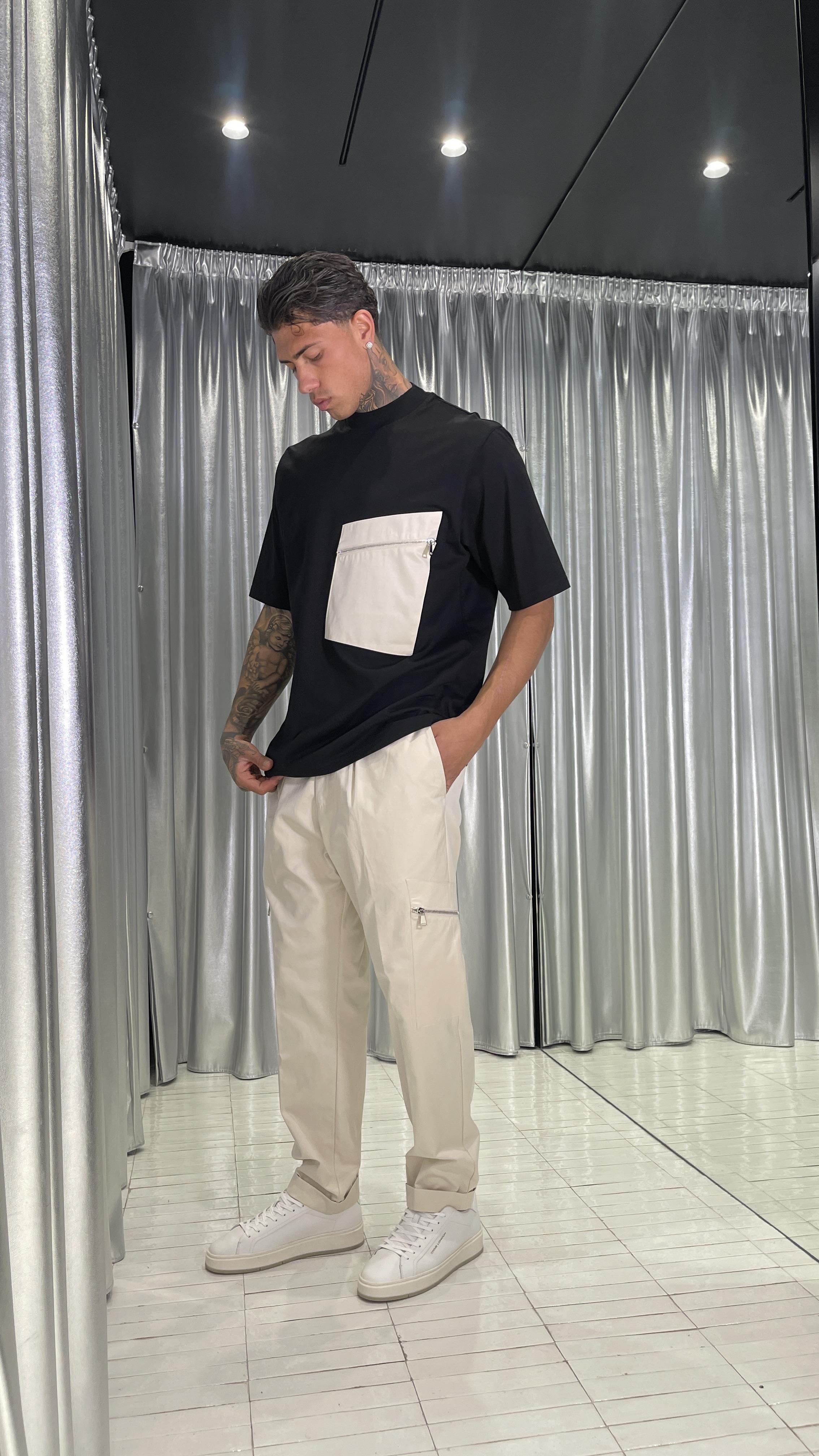Pret A Porter t-shirt nero con tasca