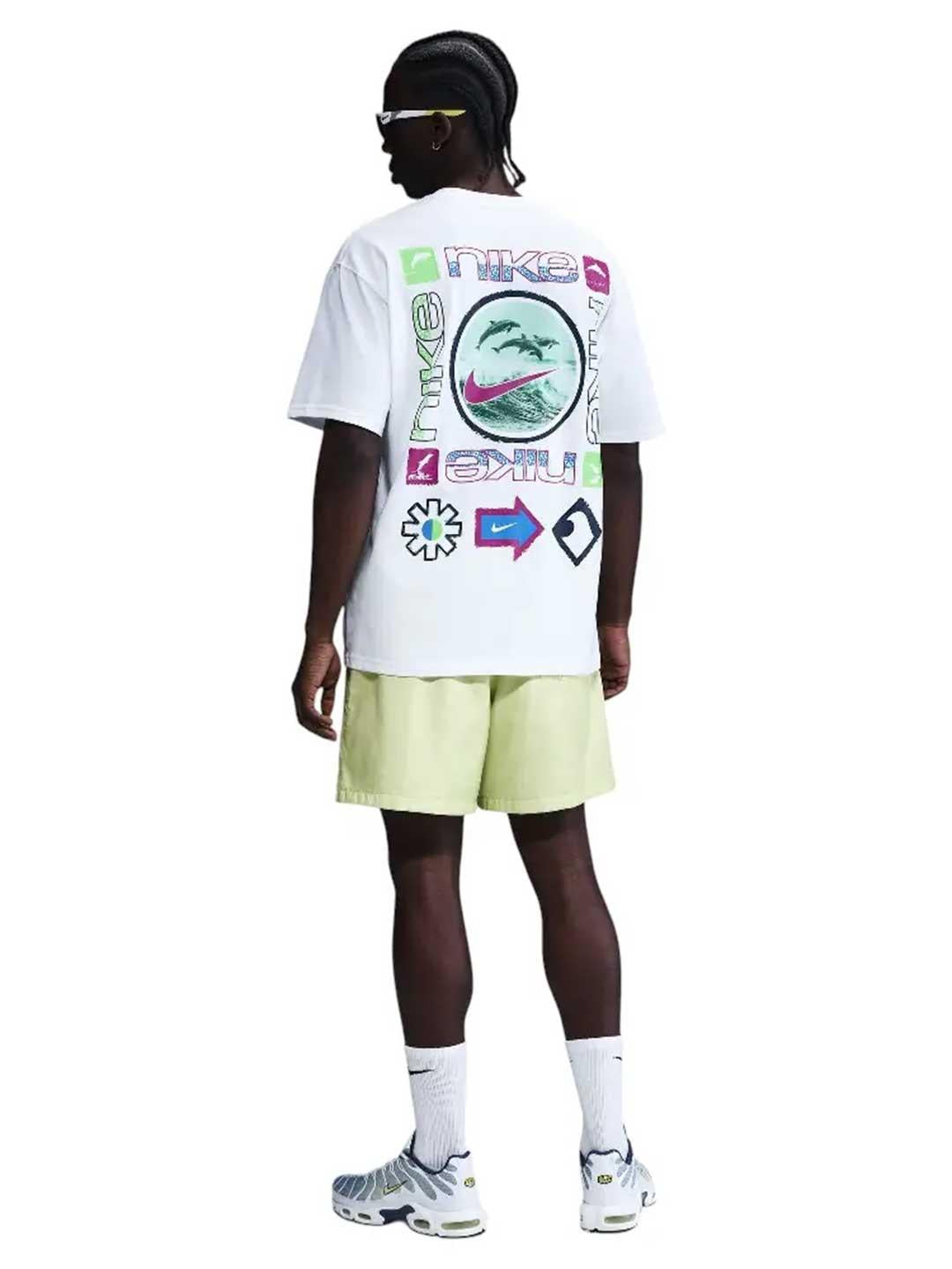 Nike t-shirt bianco con grafiche multicolor