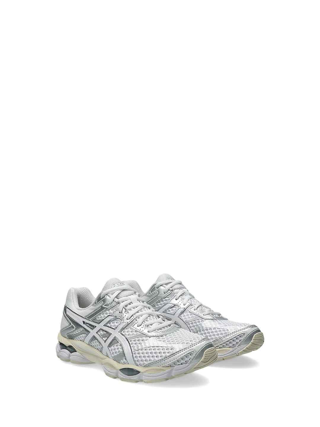 Asics Gel-Cumulus 16 sneakers bianco e argento