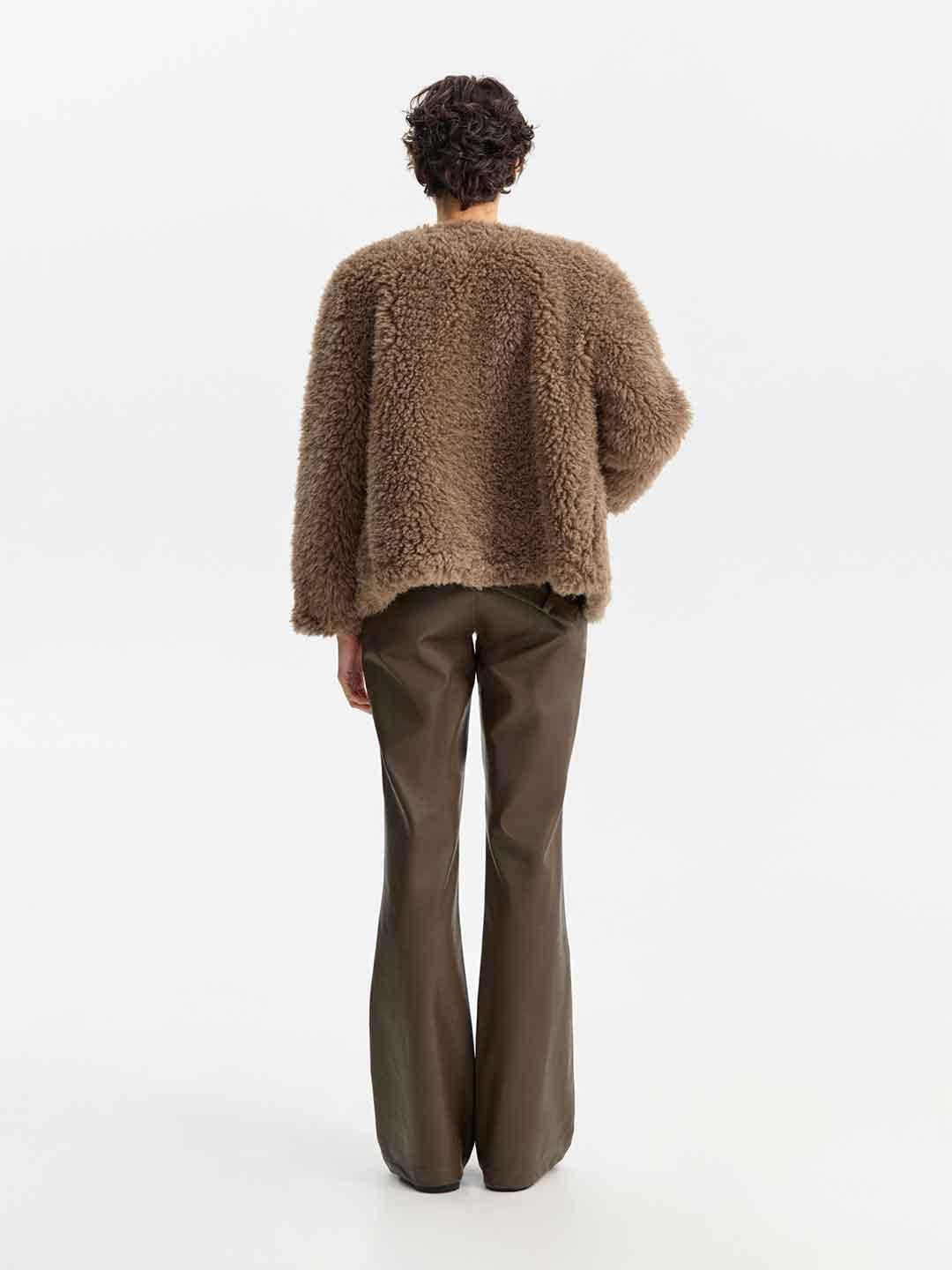 Eleh pantalone marrone in pelle con risvolto