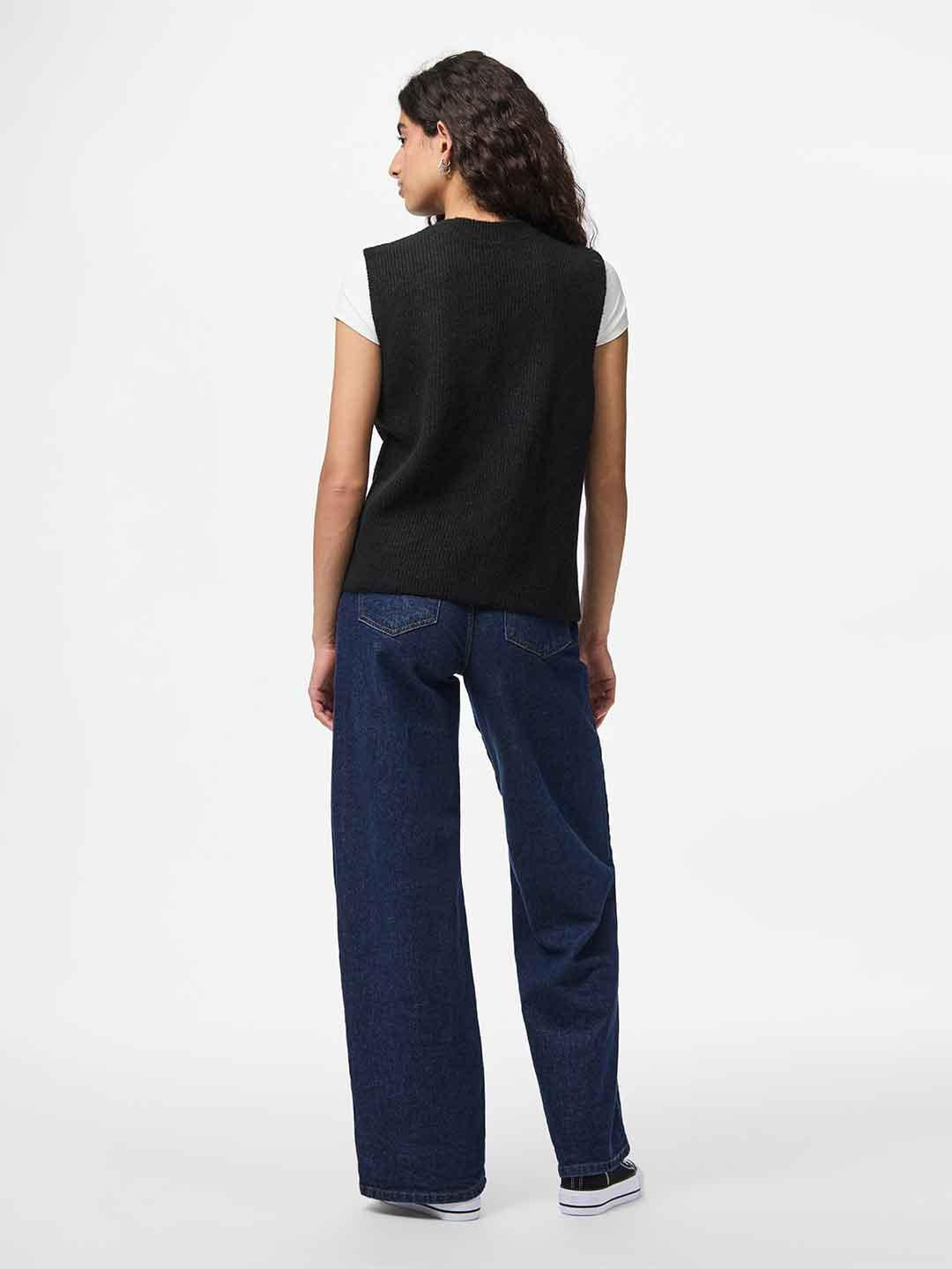 Pieces maglione nero smanicato con fiocchi