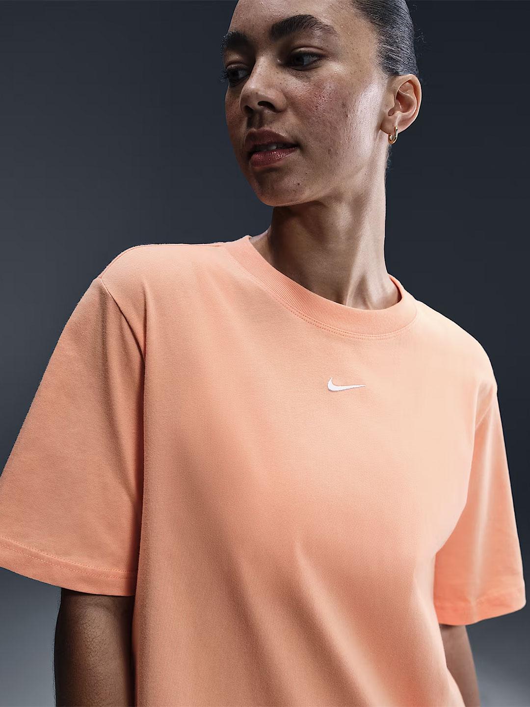 Nike t-shirt arancio con logo bianco