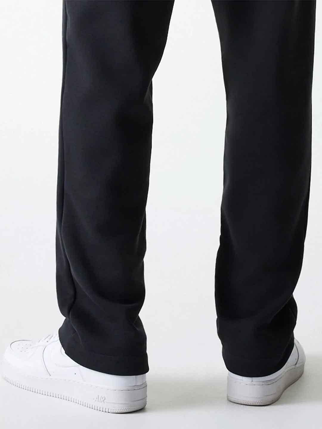 New Era pantaloni nero con logo nero