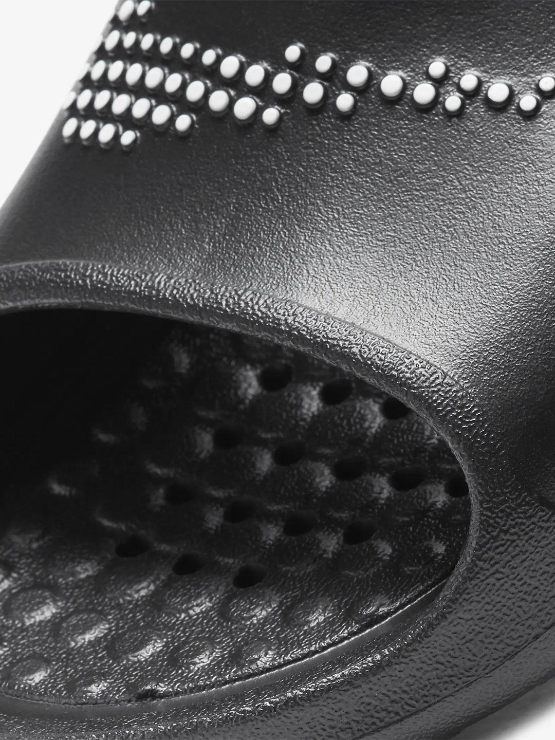 Nike Victori One ciabatta nero con logo bianco