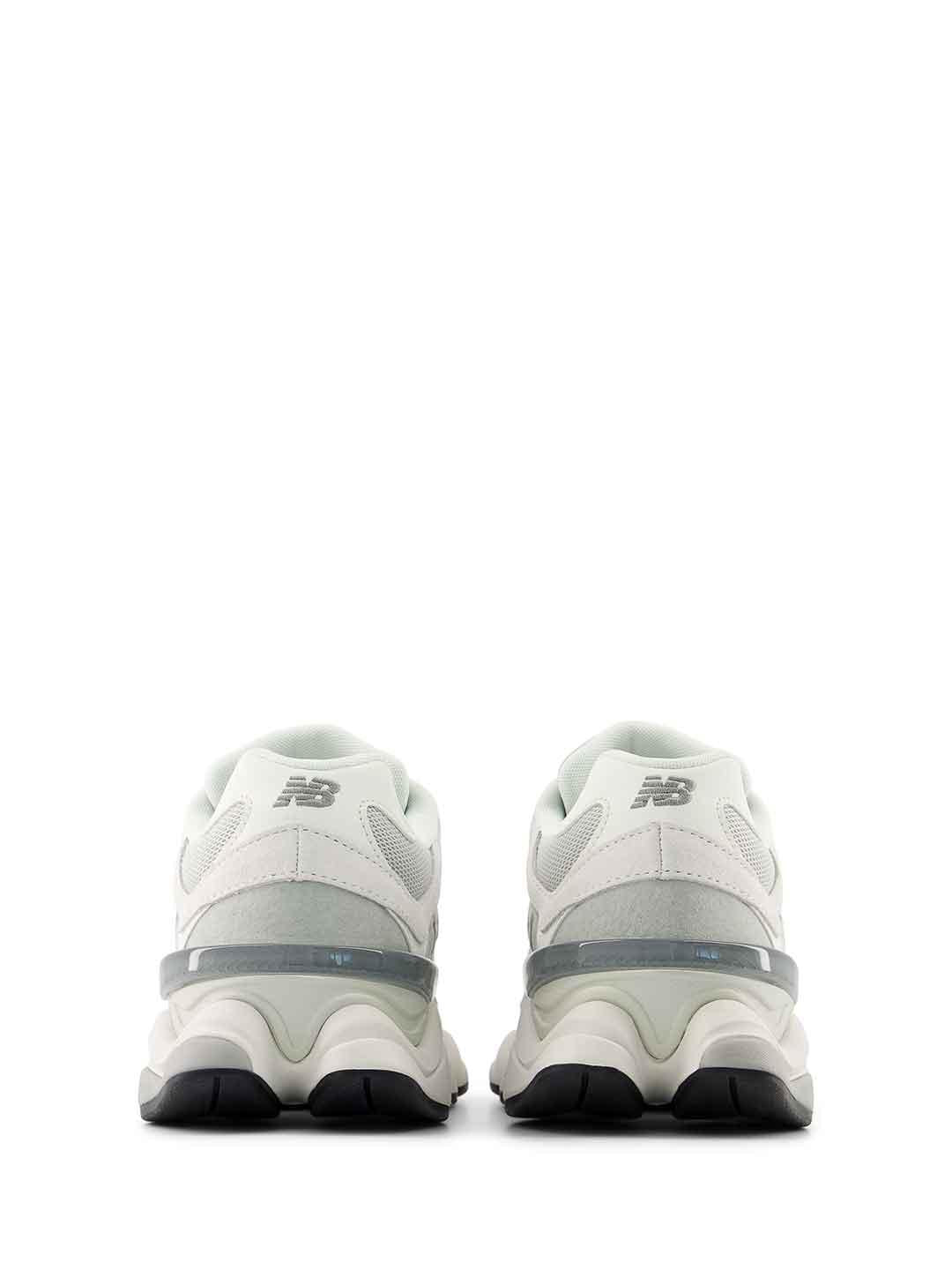 New Balance 9060 sneakers bianco con linguetta verde