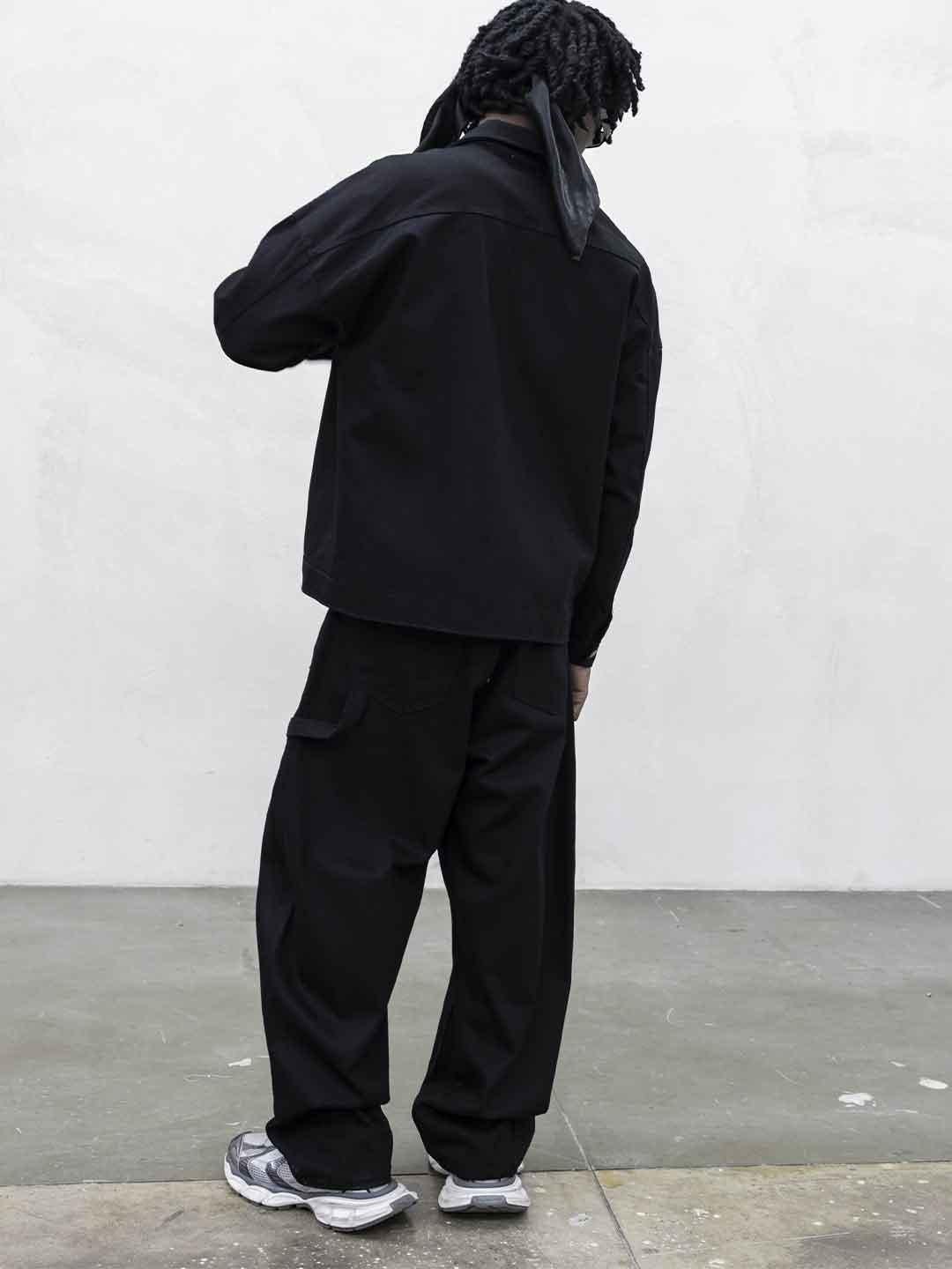 Present Day Carpenter coordinato nero in jeans