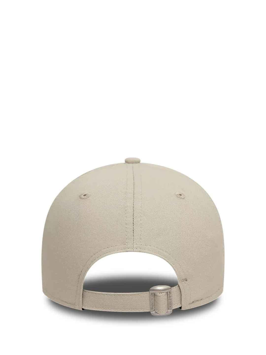 New Era 9Forty cappello beige con logo bianco