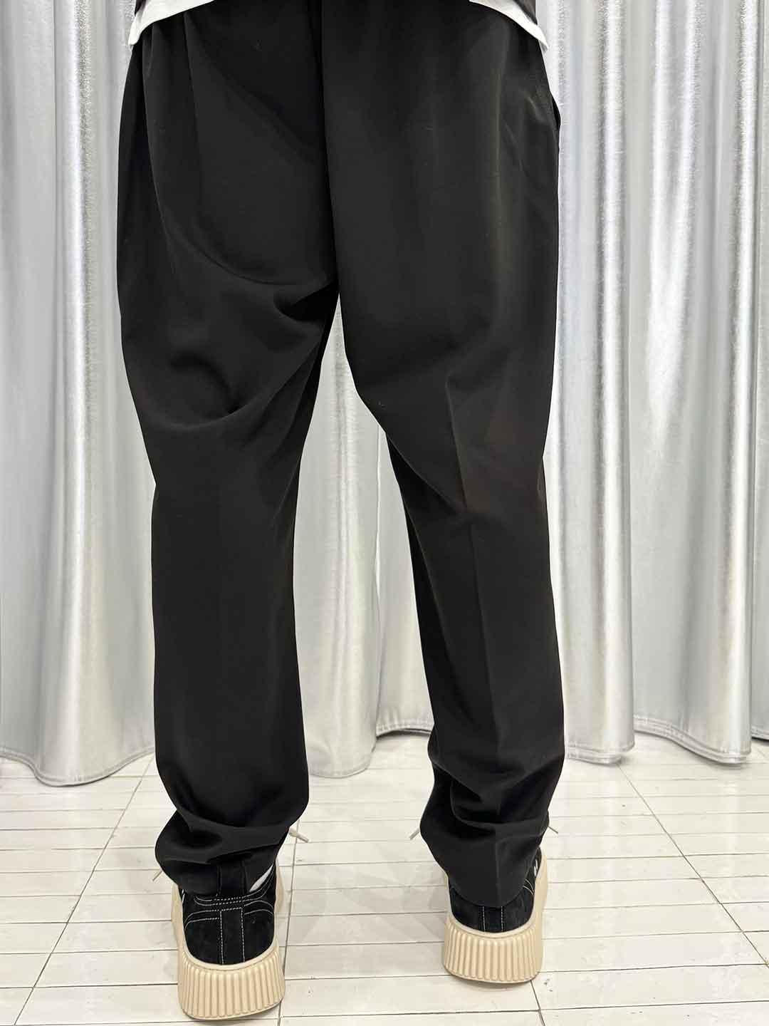 Pret a Porter pantalone nero con borchie