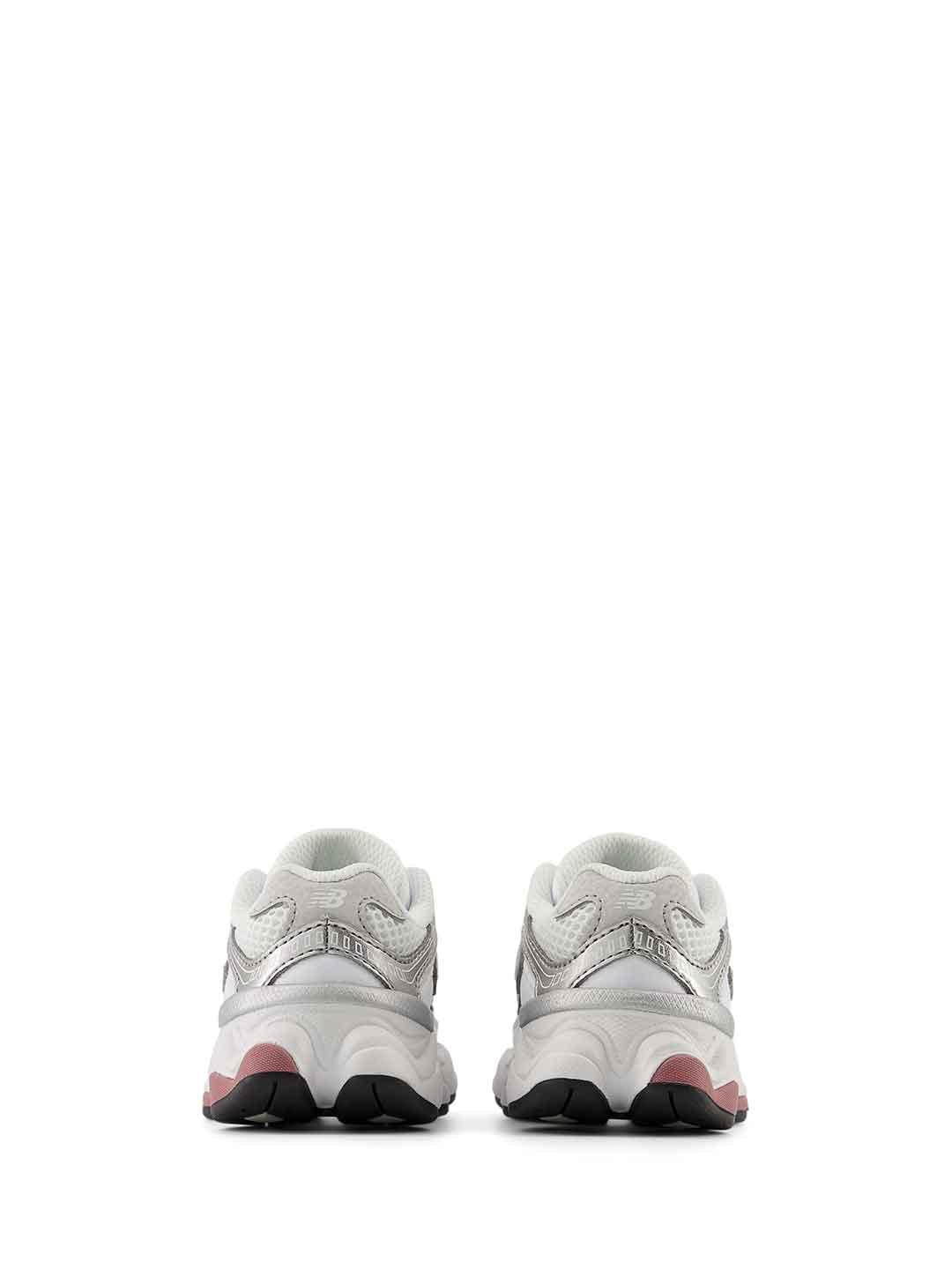 New Balance 9060 sneakers kids bianco con logo rosa